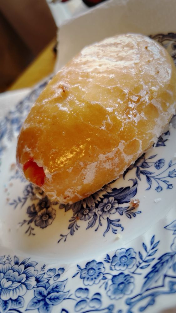 BAKER’S DOZEN DONUTS & COFFEE Updated September 2024 29 Photos & 65