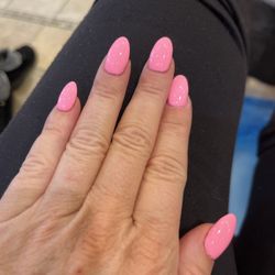 Lee Nails