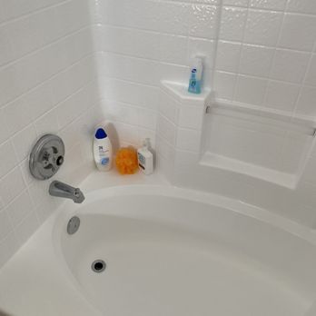 Kitchen & Bath Makeover - Bathtub - Refinishing Services Near Me - Tustin, California