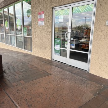 Dollar Tree - Outside store entrance - Discount Store Near Me - Henderson, Nevada