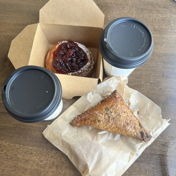 The Dutchess - Cafes Near Me - Ojai, California