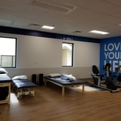 FYZICAL Therapy & Balance Center - StoneBridge Ranch McKinney - Plenty of sunlight