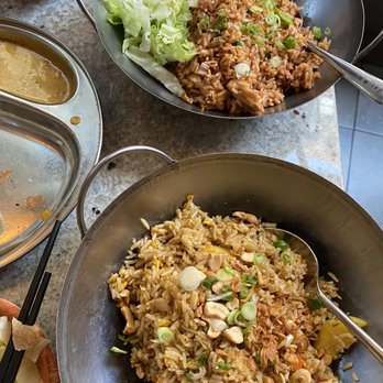 Laut - LUNCH SPECIAL - Night market fried rice w chicken - Fragrant pineapple fried rice w chicken - Thai Near Me - New York, New York
