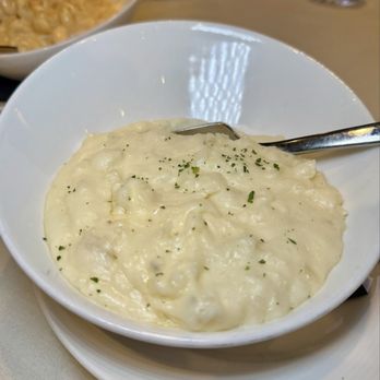 Eddie Merlot's - Roasted Garlic Mashed Potatoes - Salad Near Me - Pittsburgh, Pennsylvania