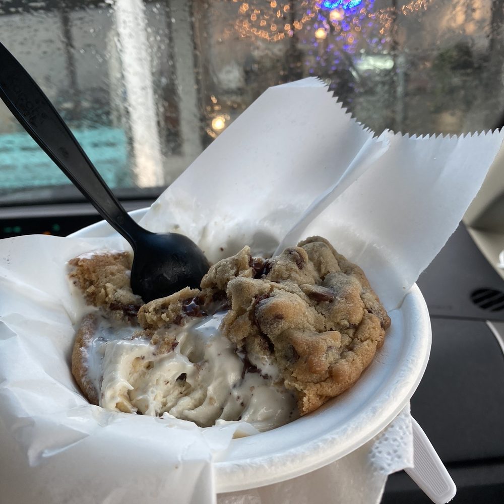 Scoopin' Yummies - Ice cream cookie sandwich - Ice Cream & Frozen Yogurt Near Me - Atlantic Beach, North Carolina