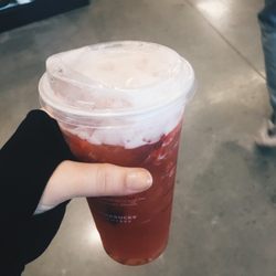 Starbucks - Venti mango dragonfruit refresher