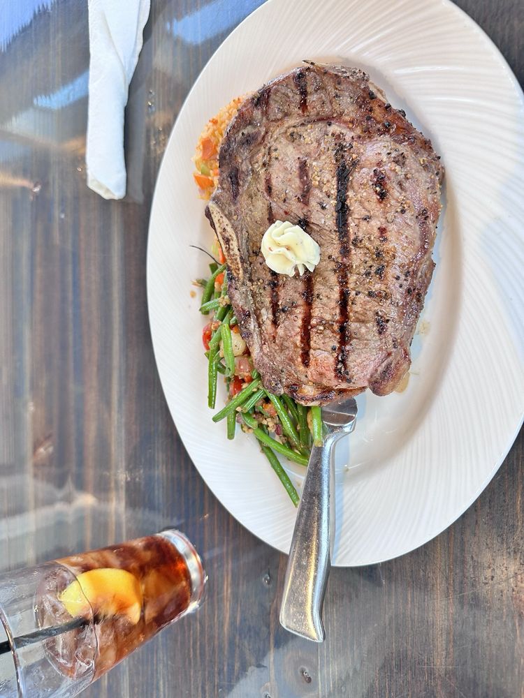 THE HOOK LAKESIDE GRILL Updated July 2024 177 Photos & 226 Reviews