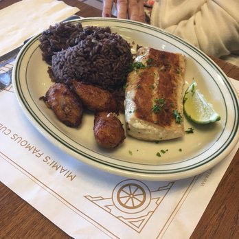 La Carreta - (Supposedly) grilled dolphin - Latin American Near Me - Miami, Florida La Carreta - (Supposedly) grilled dolphin - Latin American Near Me - Miami, Florida