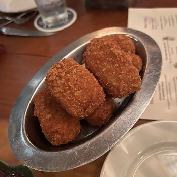 Trader Vic's - Cheese Bings - Hawaiian Near Me - Emeryville, California