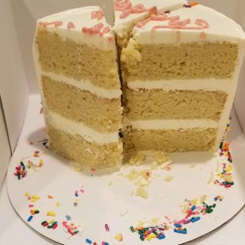 The Paleo Queen - Everyone enjoyed every bite of this delicious buttery Paleo/Keto Vanilla cake!! - Desserts Near Me The Paleo Queen - Everyone enjoyed every bite of this delicious buttery Paleo/Keto Vanilla cake!! - Desserts Near Me
