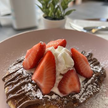 Sweet Mong - Strawberry nutella croffle!! - Coffee & Tea Near Me - Las Vegas, Nevada