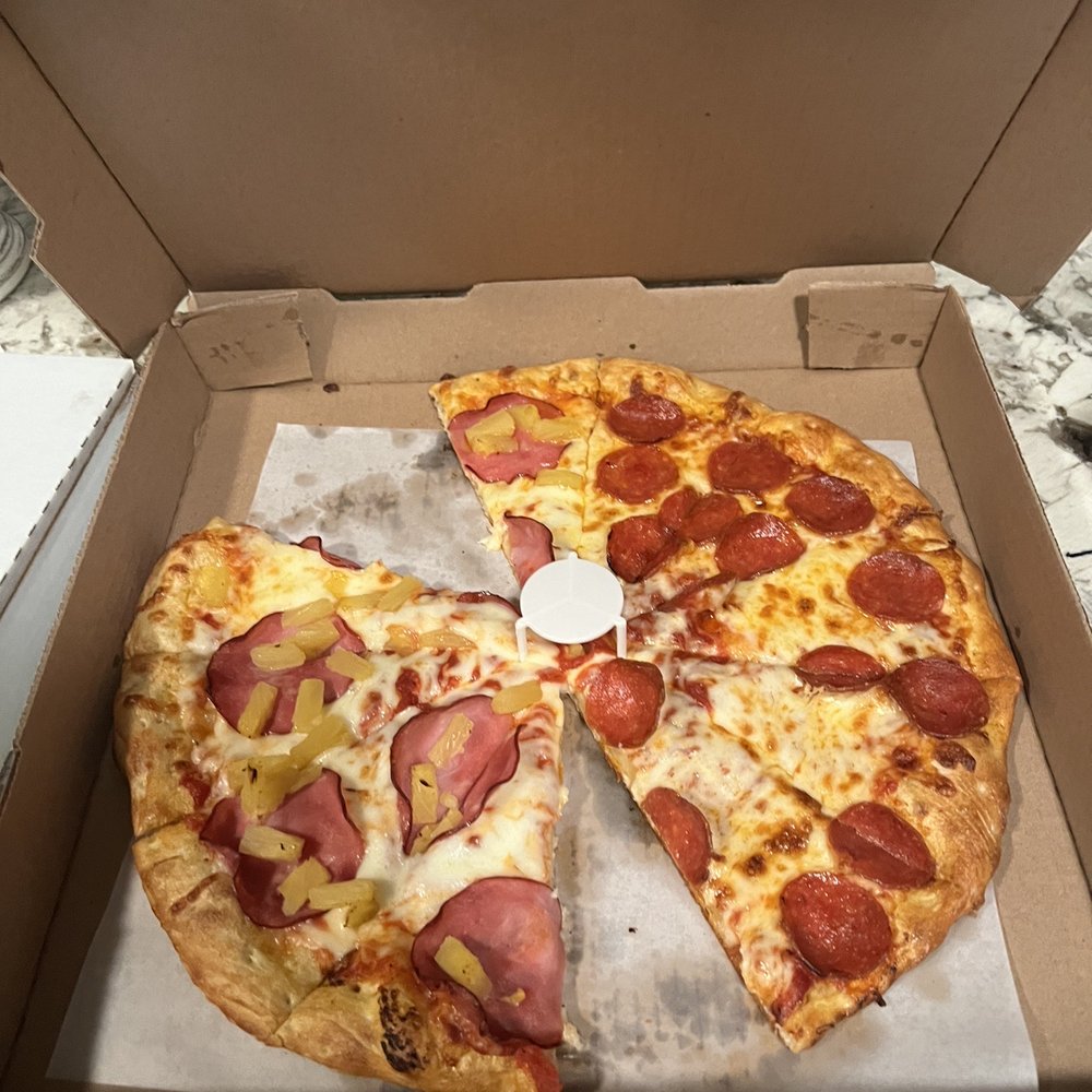 Zacs Zzas - Pepperoni/ Hawaiian - Pizza Near Me - Yakima, Washington Zacs Zzas - Pepperoni/ Hawaiian - Pizza Near Me - Yakima, Washington