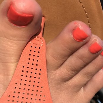 EZ Nail & Spa - Toes with messy polish - Nail Salons Near Me - Boise, Idaho