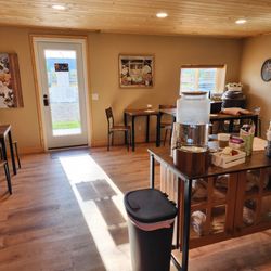 Salt & Honey Organic Bakery - Shop interior