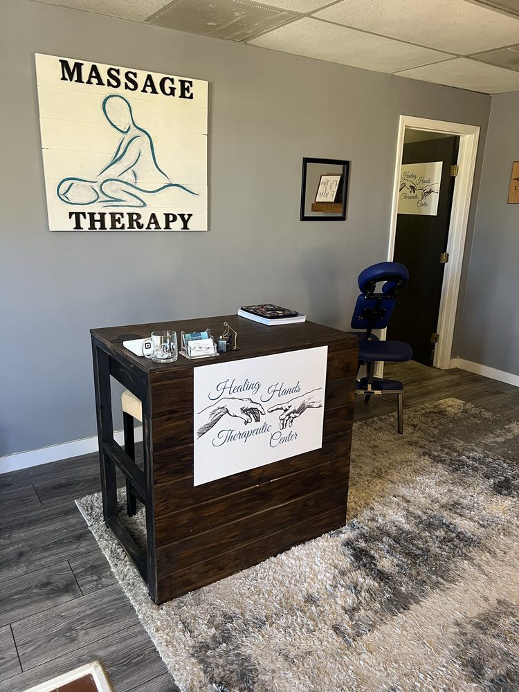 Healing Hands Therapeutic Center Logo