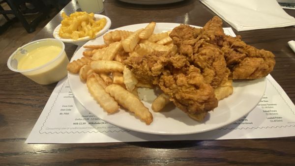 Clyde's Restaurant by null