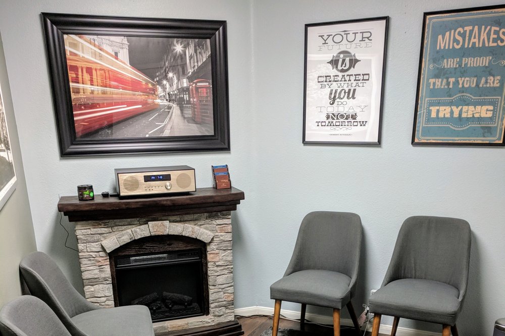 Anne Hamilton, Licensed Marriage & Family Therapist - grief counselor in Glendora, CA