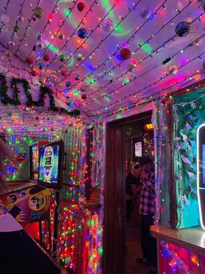 Coach House Entertainment by null