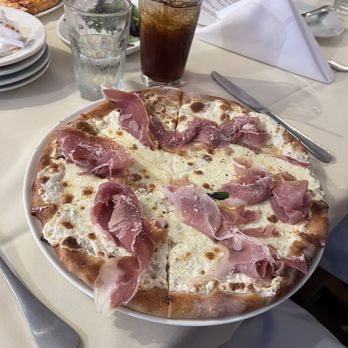 Café Bello - Bianca al Prosciutto Crudo - Italian Near Me - Bayonne, New Jersey
