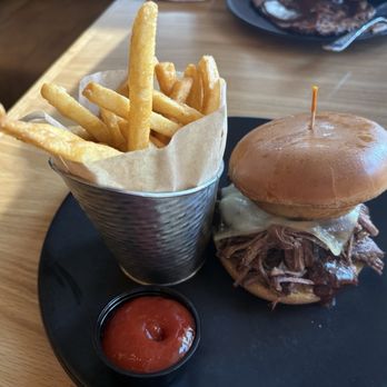 Babe's Smokehouse & Tavern - Smoked Short Rib Sandwich with French fries - Barbeque Near Me - Indio, California