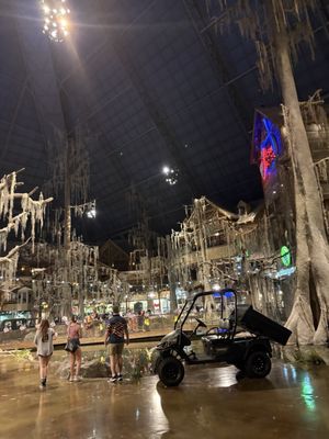 Memphis Pyramid by null