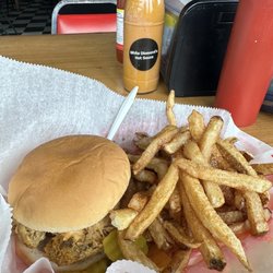 White Diamond BBQ - BBQ Sandwich with Fries