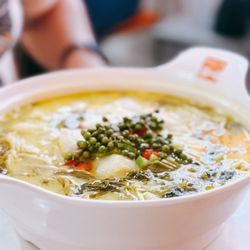 Wei's Fish - Signature Hot-Oil Sauerkraut Fish (Small)/招牌热炝酸菜鱼(小份)