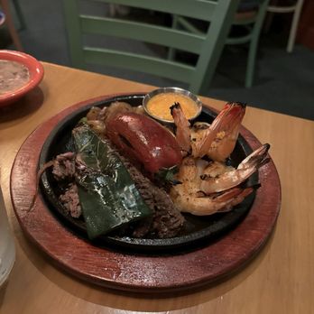 Lupe Tortilla Mexican Restaurant - Steak and shrimp fajitas - Mexican Near Me - Irving, Texas