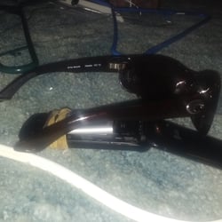 Red's Pawn Shop - Swagg out wit it,rockin dem $192.00 Costa frames fa a hot.$80 bucks