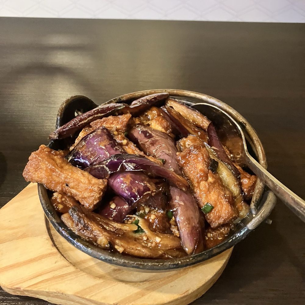 Garlic eggplant with tofu. A very generous serving! Garlic eggplant with tofu. A very generous serving!