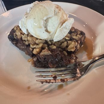Boulevard American Bistro - Smooth Chocolate Brownie topped with Vanilla Ice Cream - American Near Me - New Orleans, Louisiana Boulevard American Bistro - Smooth Chocolate Brownie topped with Vanilla Ice Cream - American Near Me - New Orleans, Louisiana