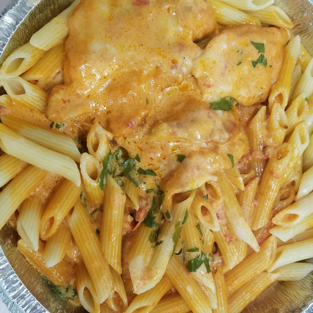 La Casa Bella - Chicken penne a la vodka - Italian Near Me - Brooklyn, New York La Casa Bella - Chicken penne a la vodka - Italian Near Me - Brooklyn, New York