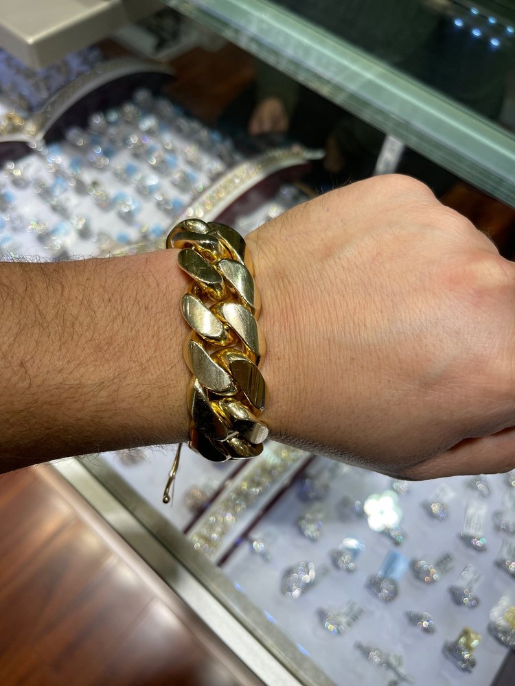 BUCKNER GOLD & SILVER EXCHANGE Updated November 2024 30 Photos & 12