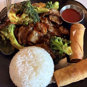 5 Spiced Kitchen - Beef Broccoli Lunch Special - Cocktail Bars Near Me - Oakland, California