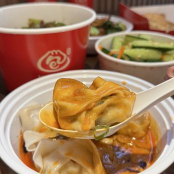 Nan Xiang Express - D10.Pork&Veggie Wonton in Spicy Peanut Sc (6 - Shanghainese Near Me - Brooklyn, New York