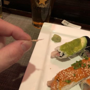 Akasaka - Almost swallowed this bone in the sushi - disappointing - Sushi Bars Near Me - Newburgh, New York