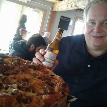 Slater's - Pulled pork pizza and Budweiser, great combination! - Barbeque Near Me - Bolton, Massachusetts