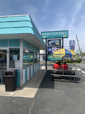Hank's Franks by null