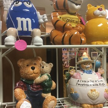 Bella Vintage - Used, Vintage & Consignment Near Me - Windsor Locks, Connecticut