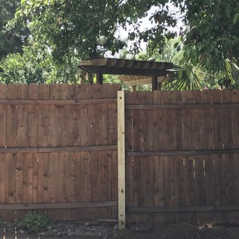 Housewright Fence - Not level - Fences & Gates Near Me - North Richland Hills, Texas Housewright Fence - Not level - Fences & Gates Near Me - North Richland Hills, Texas