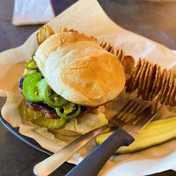 RelicRoad Brewing - Build your own black bean burger - Breweries Near Me - Winslow, Arizona
