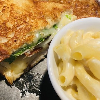 Dogfish Head Brewings & Eats - Grilled Cheese - American Near Me - Rehoboth Beach, Delaware
