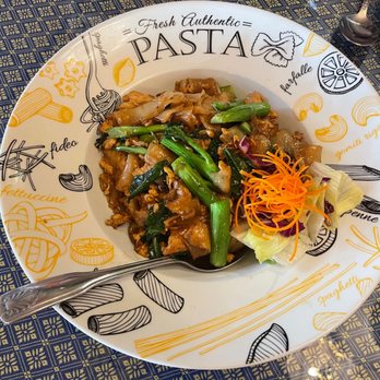 Siam Paradise Authentic Thai Restaurant - Chicken Pad-Se-Ew $19.00 - Thai Near Me - Red Bank, New Jersey