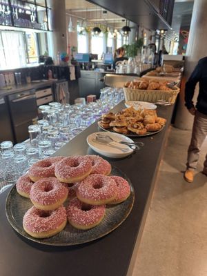 Moxy Berlin Ostbahnhof by null