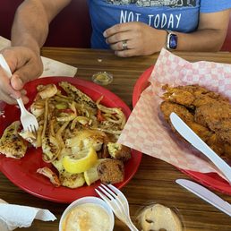 Grilled Shrimp Po'boy Grilled Shrimp Po'boy