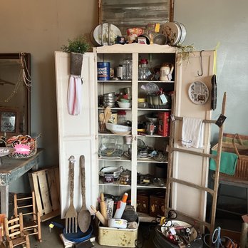 Hucks - Many vintage items! - Used, Vintage & Consignment Near Me - Chesnee, South Carolina