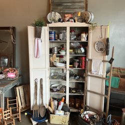 Hucks - Many vintage items!