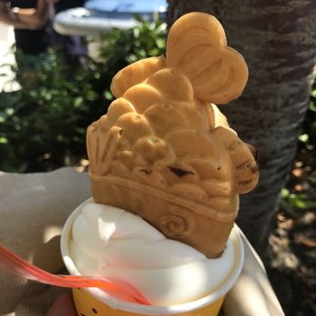 Somisomi - The fish 'cookie' was nice and light and not too sweet. - Desserts Near Me - Cupertino, California Somisomi - The fish 'cookie' was nice and light and not too sweet. - Desserts Near Me - Cupertino, California