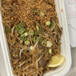 Mela Thai Cuisine - Pad Thai