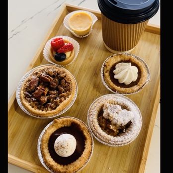 Delight Pastry - Pre-Thanksgiving Pie Sampling - Desserts Near Me - Pasadena, California
